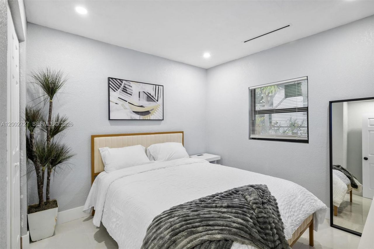 14760 S Spur Dr , Miami, FL 33161 Photo