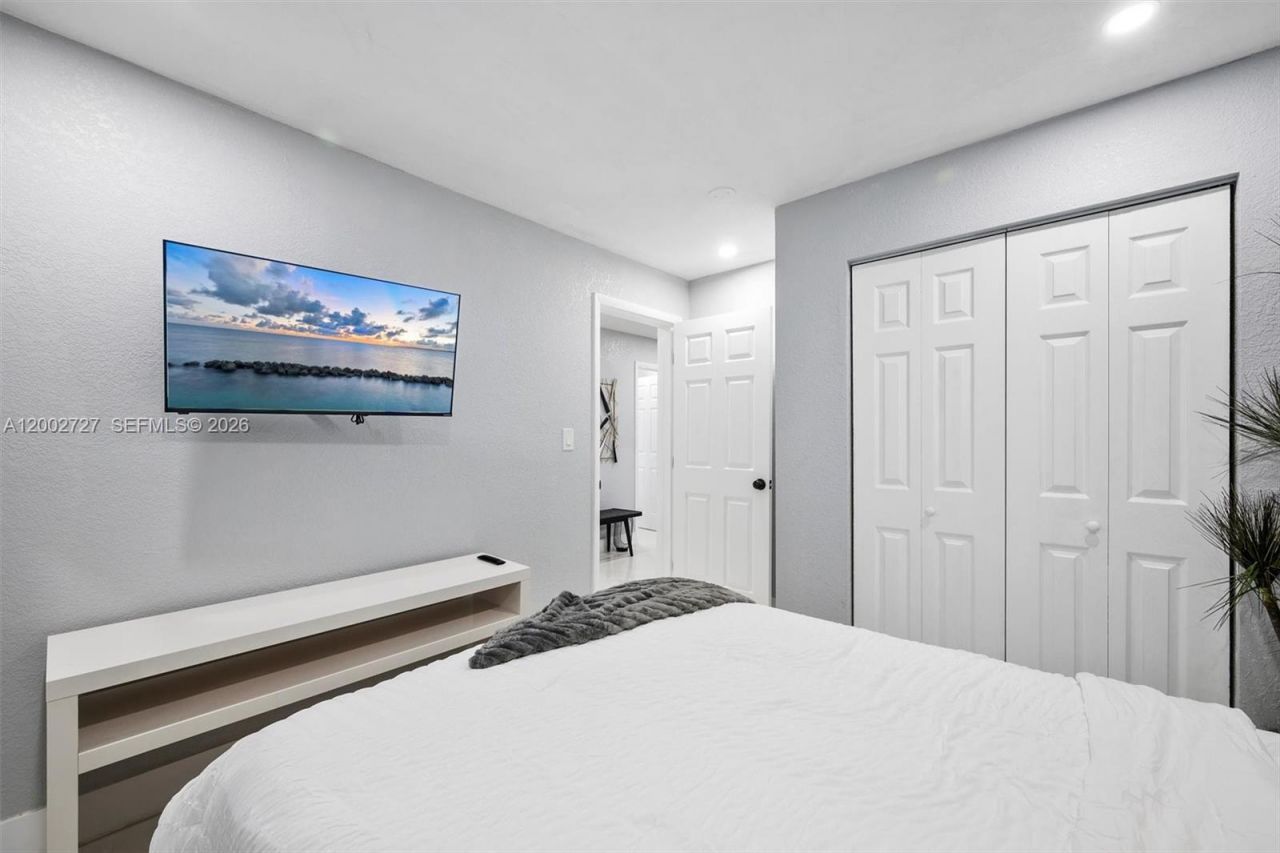 14760 S Spur Dr , Miami, FL 33161 Photo