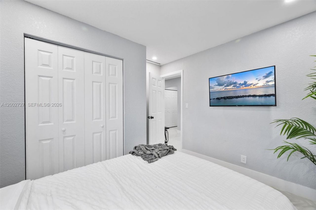 14760 S Spur Dr , Miami, FL 33161 Photo