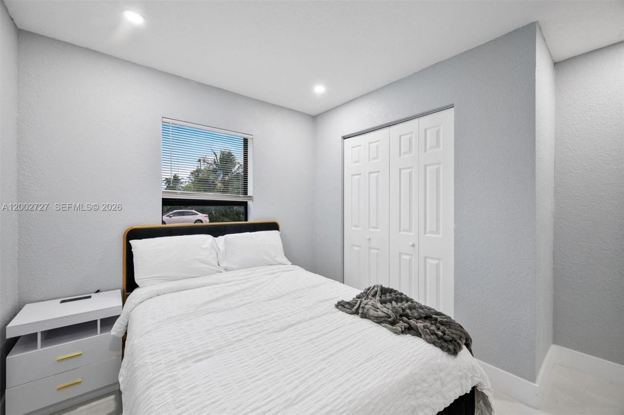 14760 S Spur Dr , Miami, FL 33161 Photo