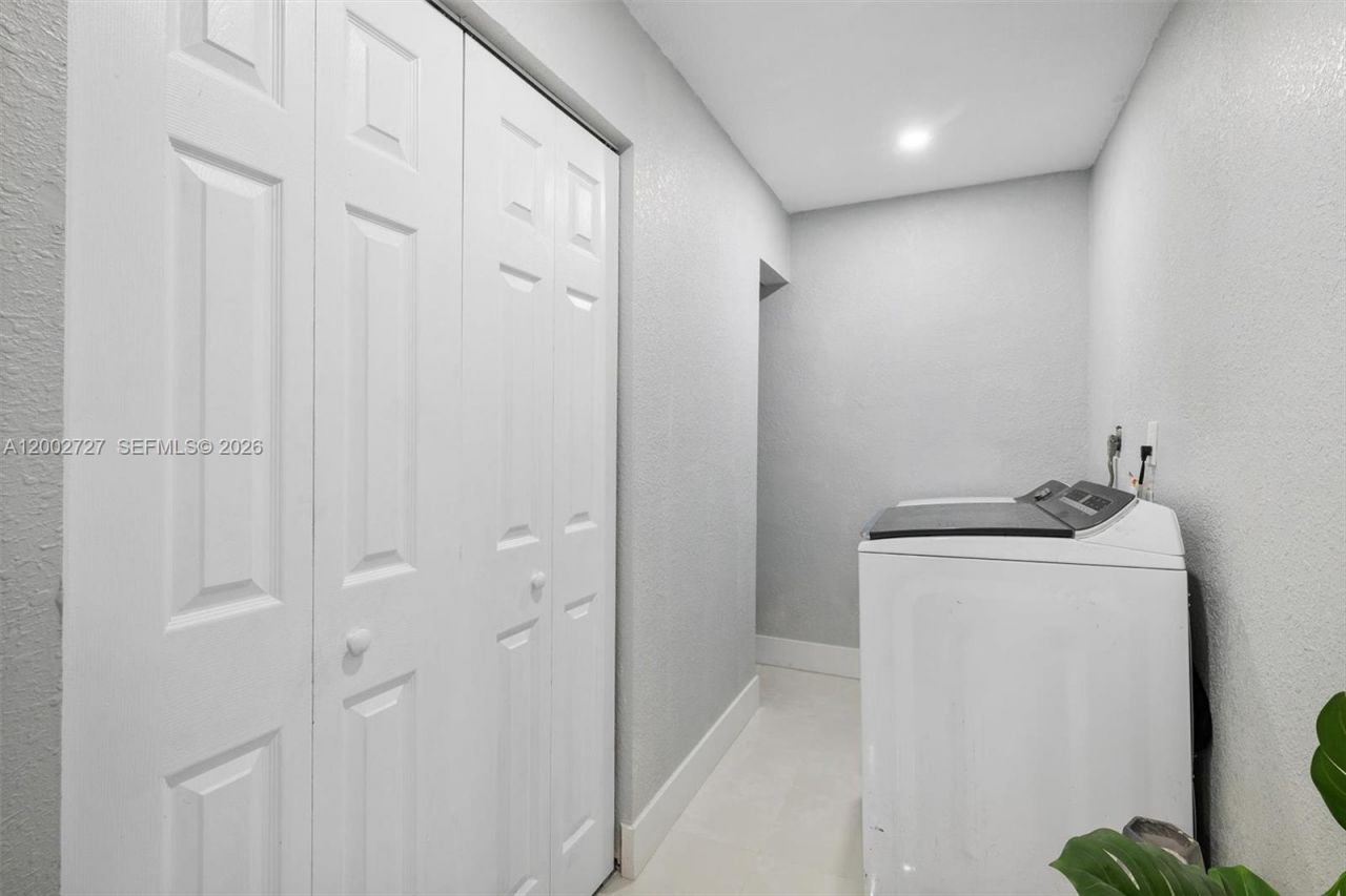 14760 S Spur Dr , Miami, FL 33161 Photo