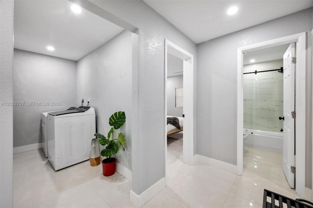 14760 S Spur Dr , Miami, FL 33161 Photo