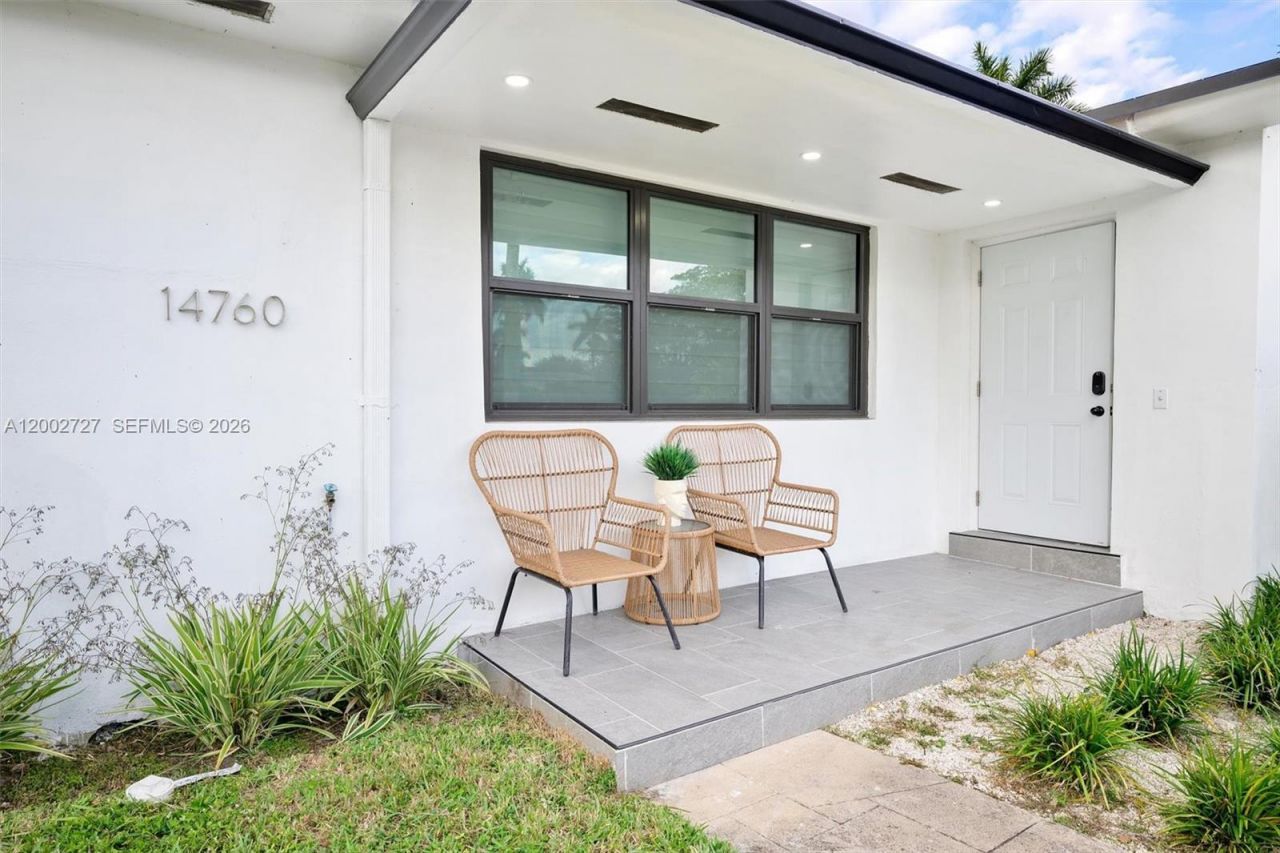 14760 S Spur Dr , Miami, FL 33161 Photo