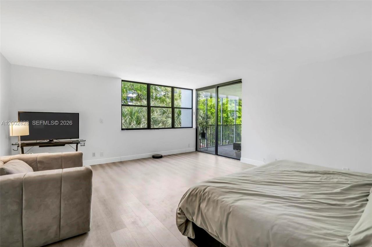 3350 NE 192nd St, Unit 4Q-B, Aventura, FL 33180 Photo