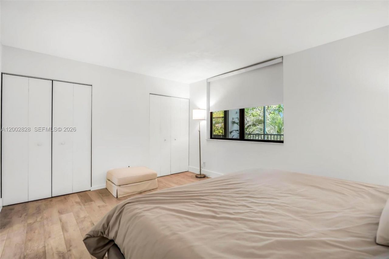 3350 NE 192nd St, Unit 4Q-B, Aventura, FL 33180 Photo