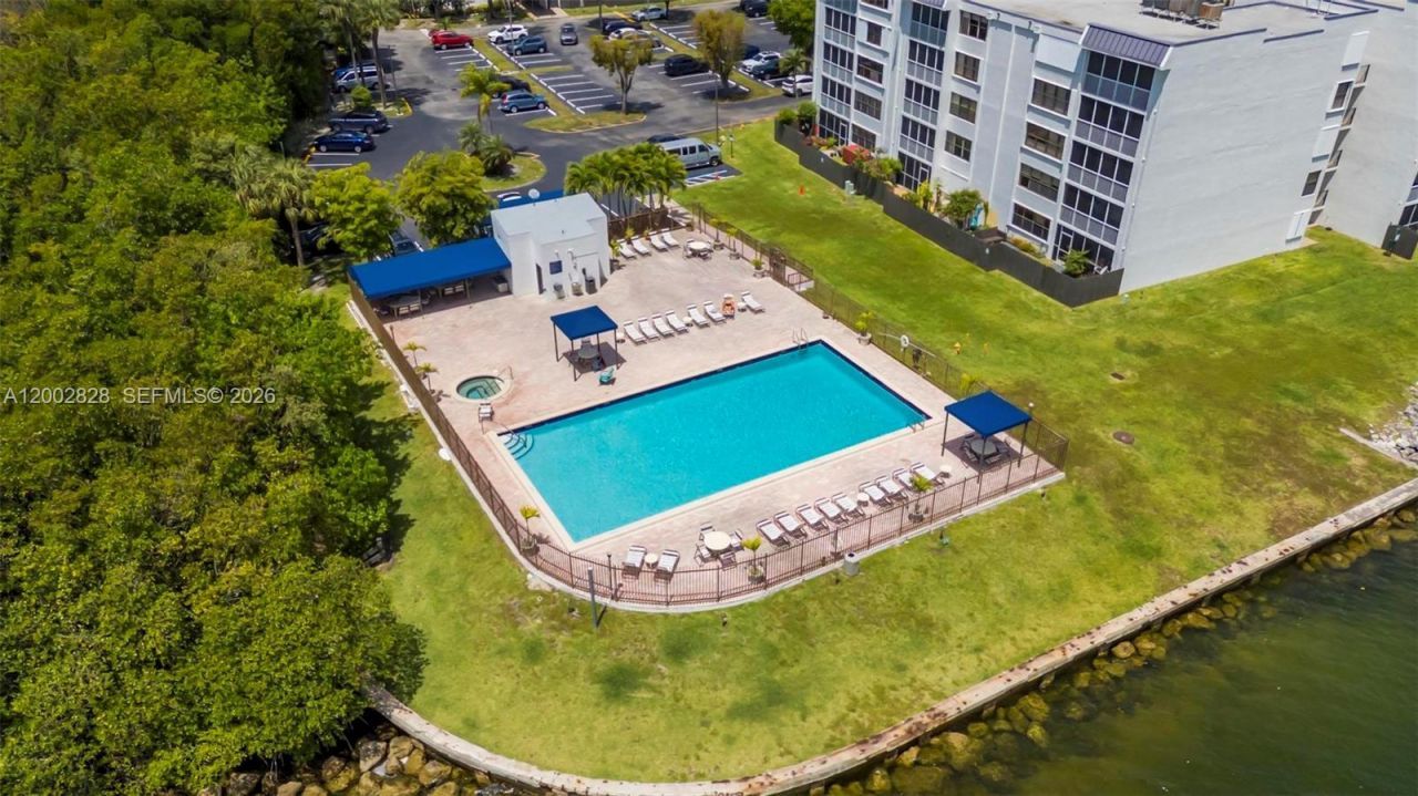 3350 NE 192nd St, Unit 4Q-B, Aventura, FL 33180 Photo