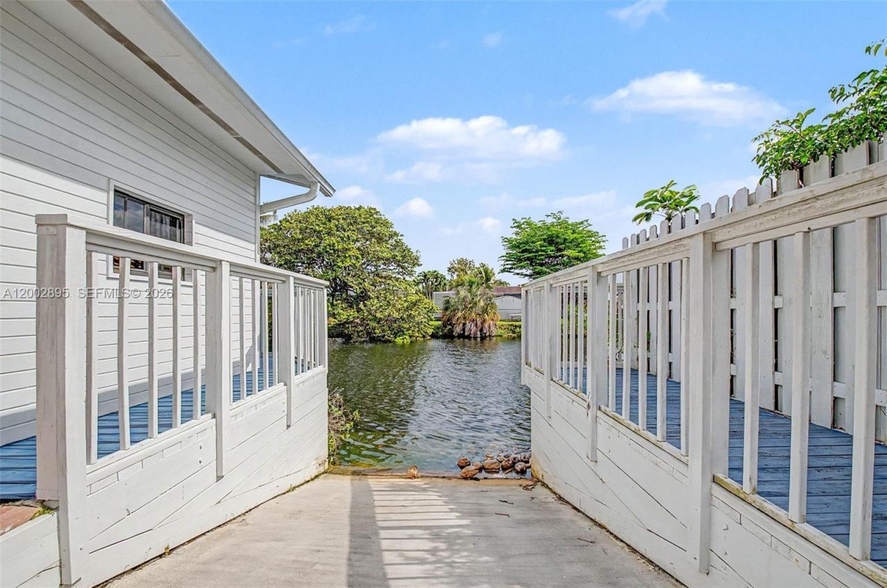 10841 SW 68th Dr , Miami, FL 33173 Photo