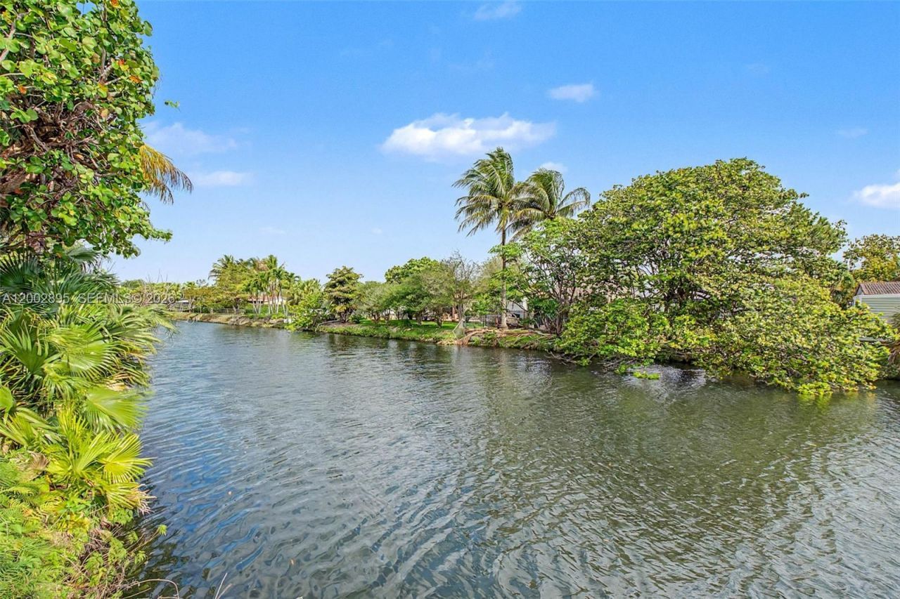 10841 SW 68th Dr , Miami, FL 33173 Photo