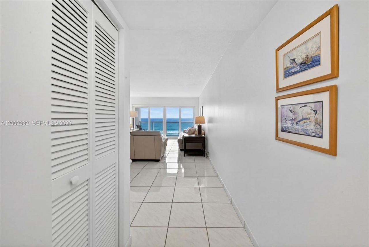 6767 Collins Ave , Unit 1609, Miami Beach, FL 33141 Photo