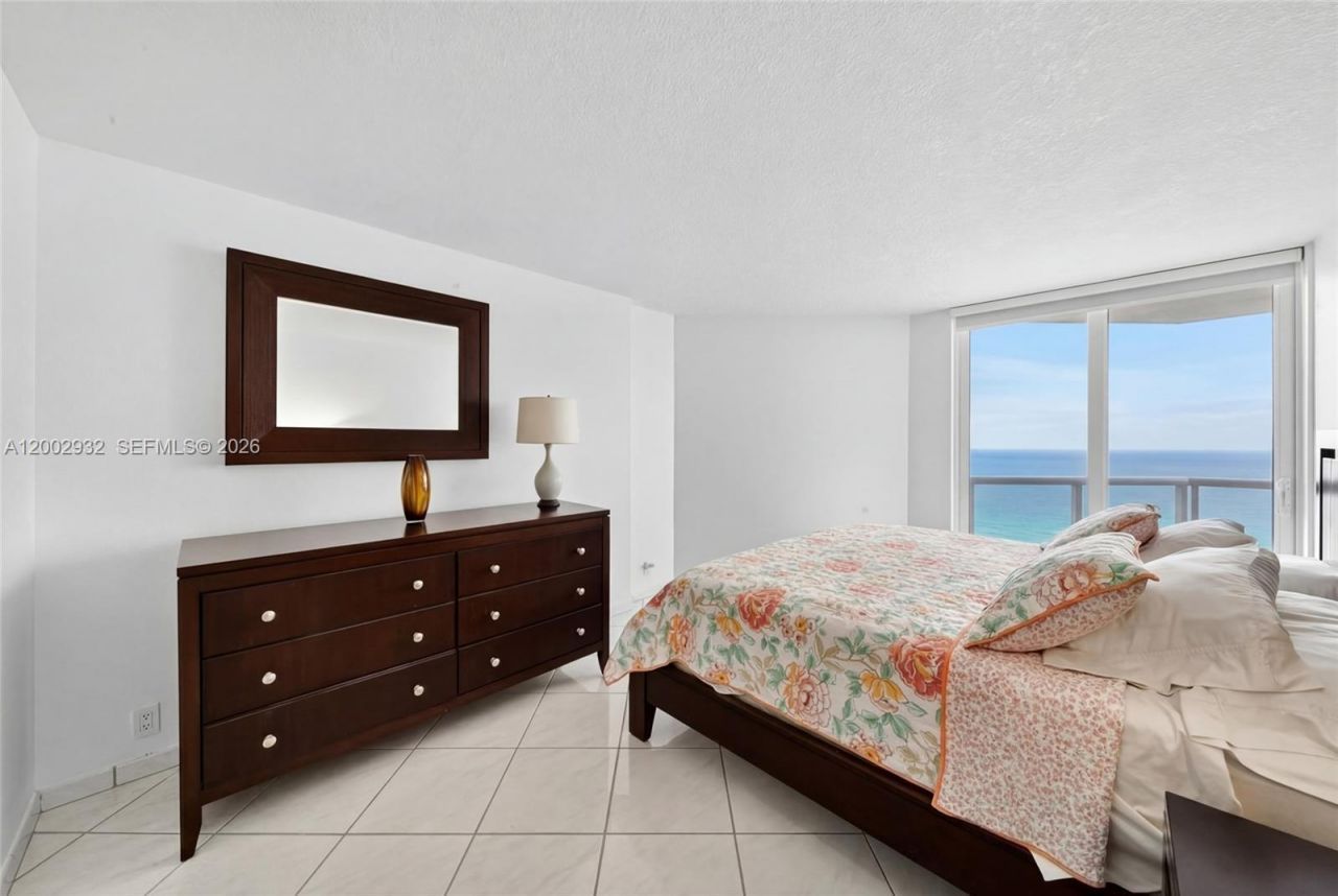 6767 Collins Ave , Unit 1609, Miami Beach, FL 33141 Photo