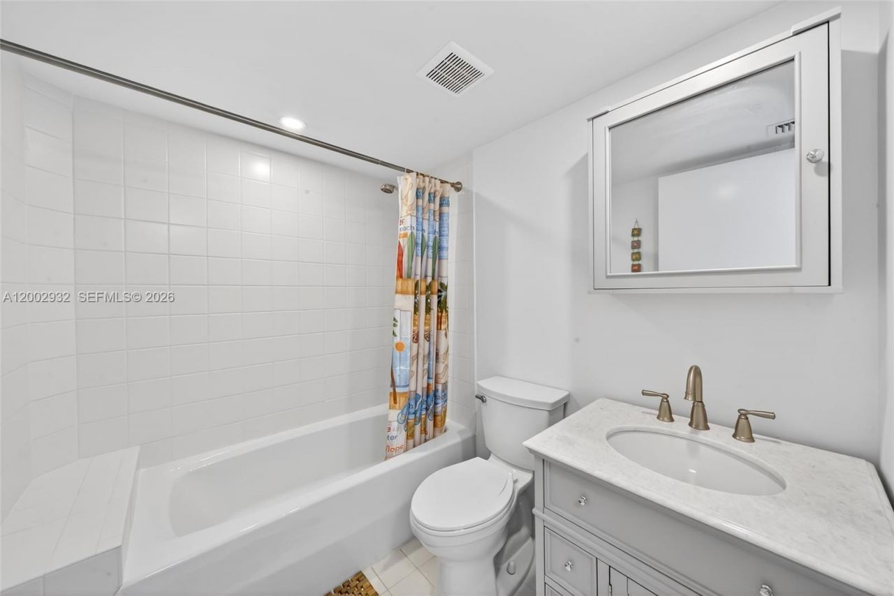 6767 Collins Ave , Unit 1609, Miami Beach, FL 33141 Photo