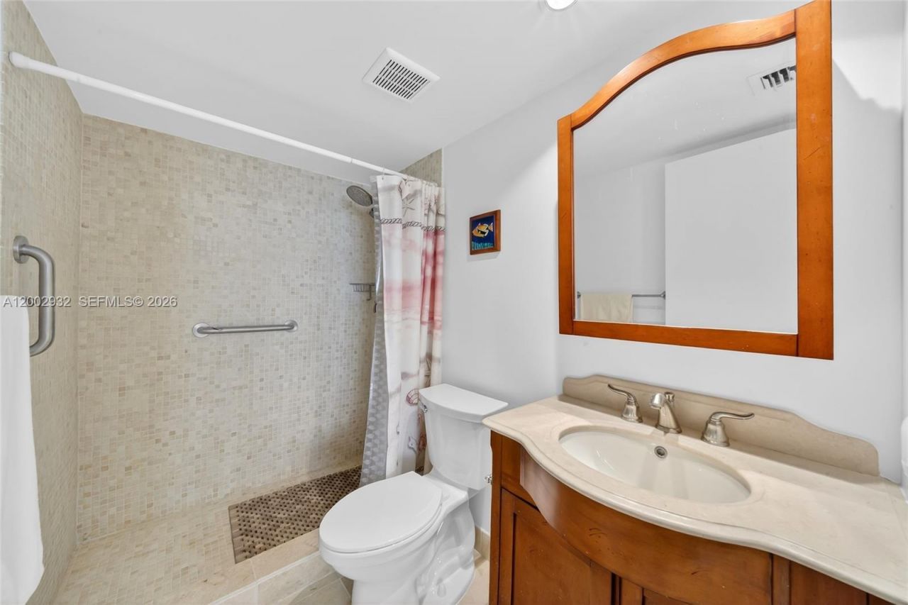 6767 Collins Ave , Unit 1609, Miami Beach, FL 33141 Photo