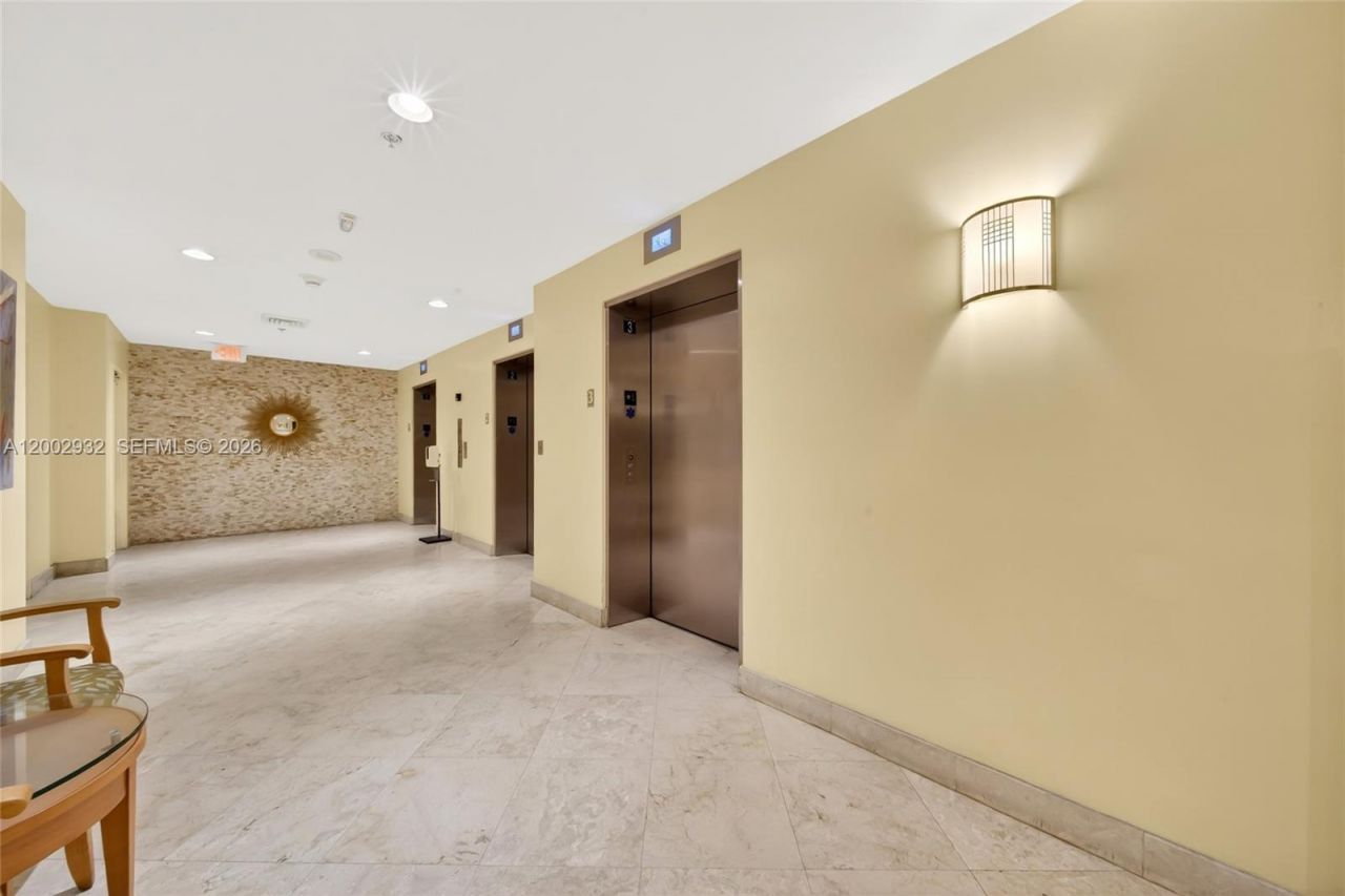 6767 Collins Ave , Unit 1609, Miami Beach, FL 33141 Photo