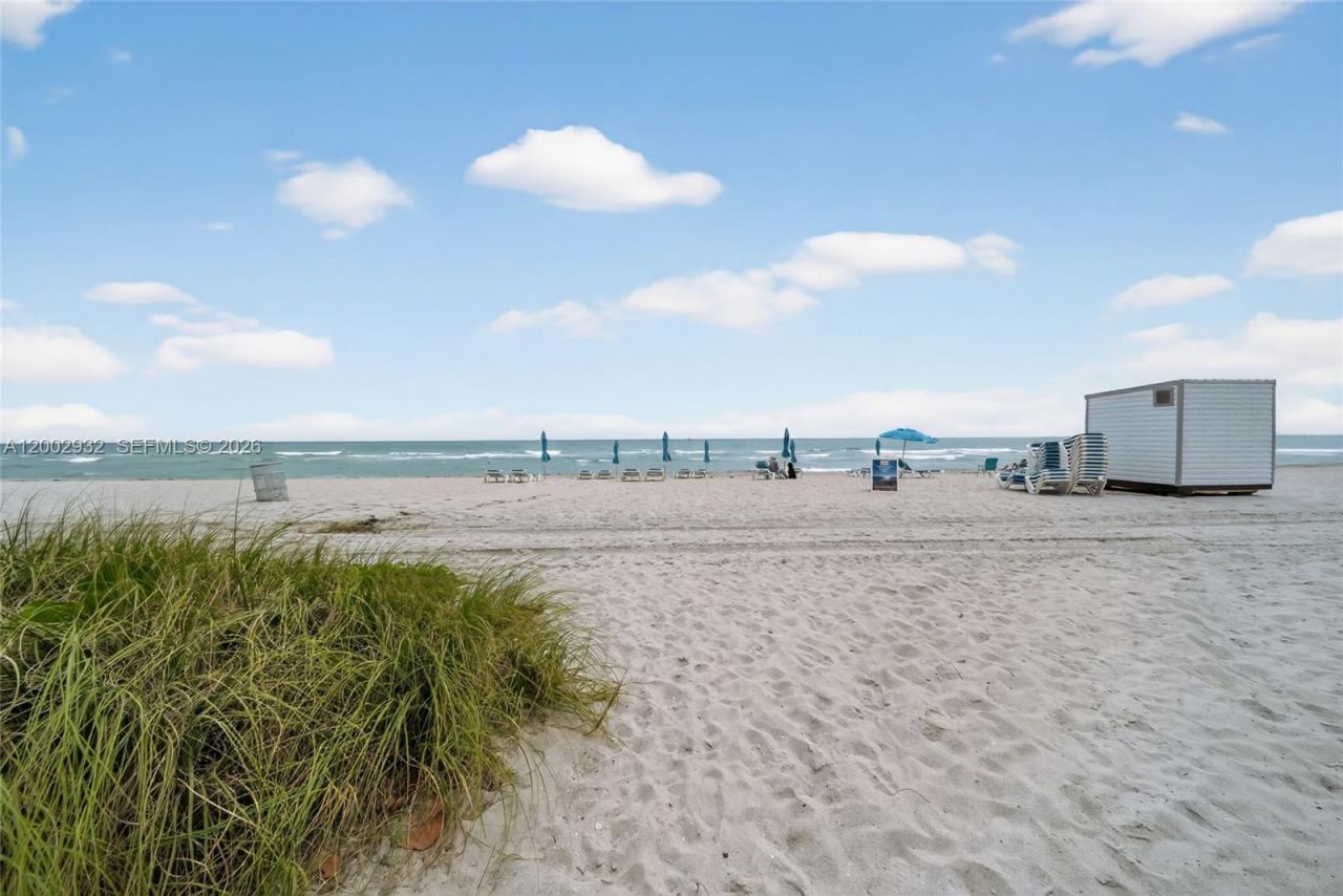 6767 Collins Ave , Unit 1609, Miami Beach, FL 33141 Photo