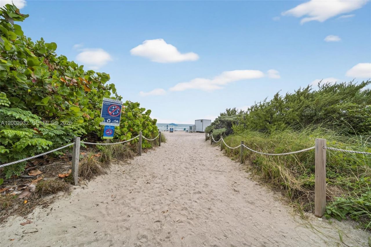 6767 Collins Ave , Unit 1609, Miami Beach, FL 33141 Photo