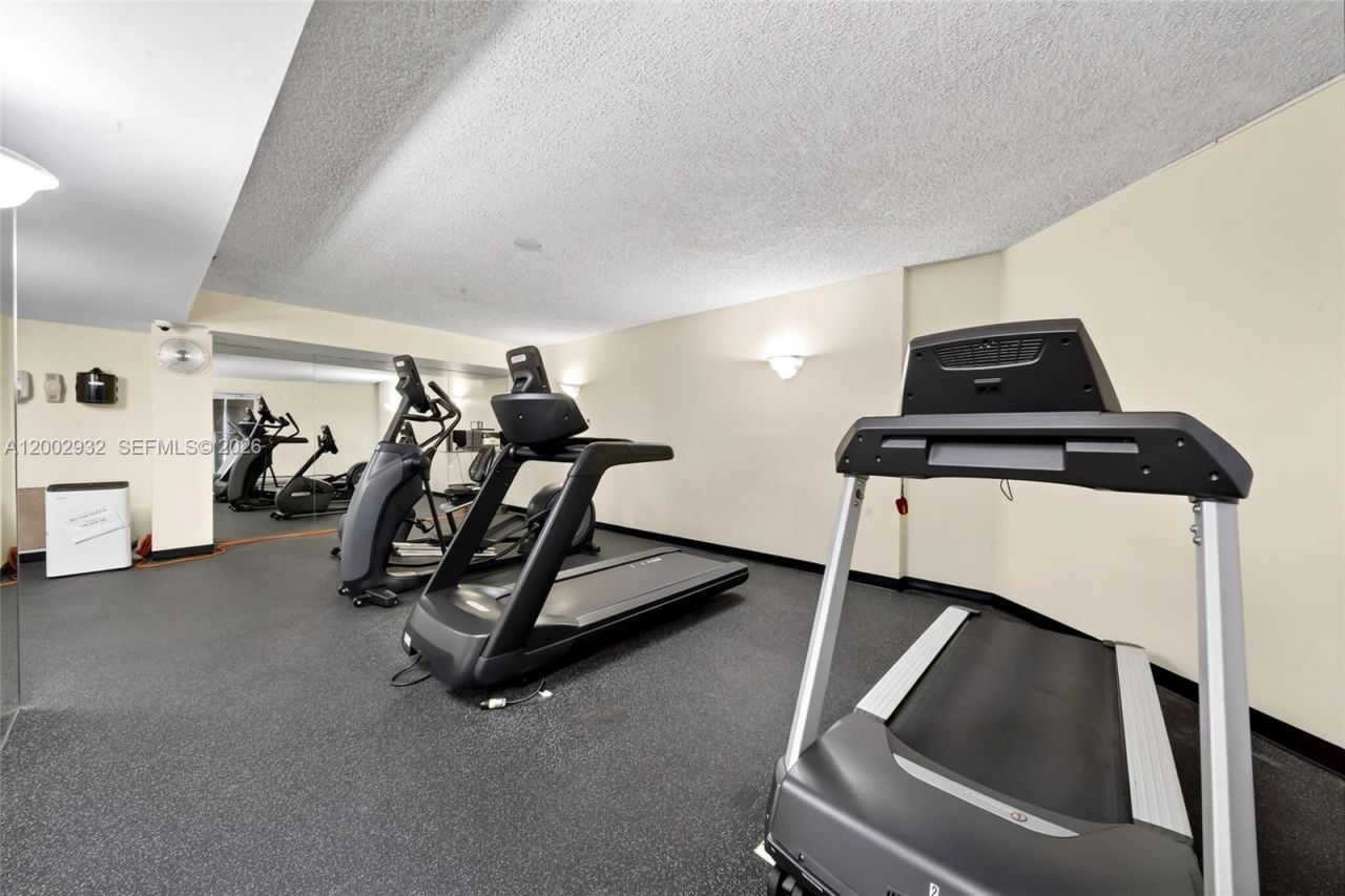 6767 Collins Ave , Unit 1609, Miami Beach, FL 33141 Photo