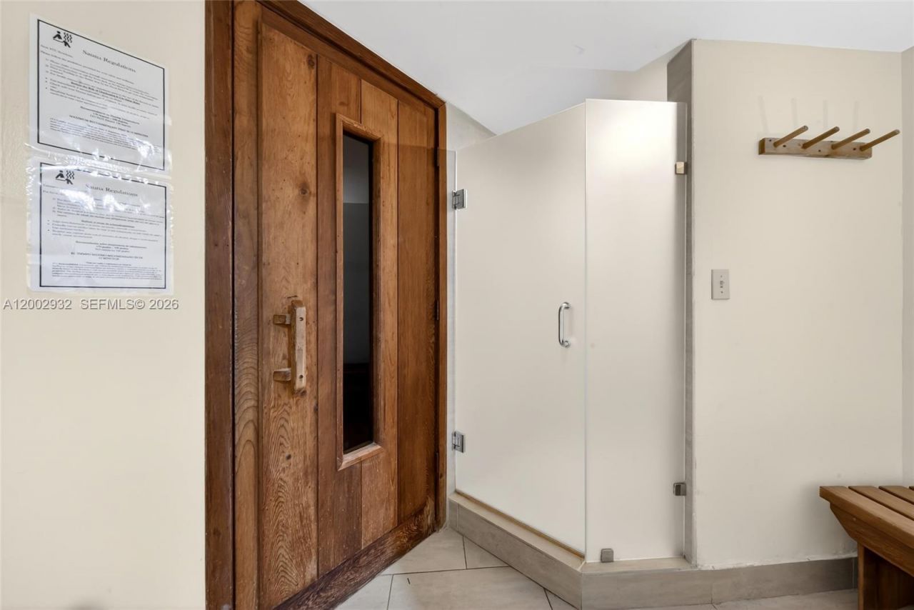 6767 Collins Ave , Unit 1609, Miami Beach, FL 33141 Photo