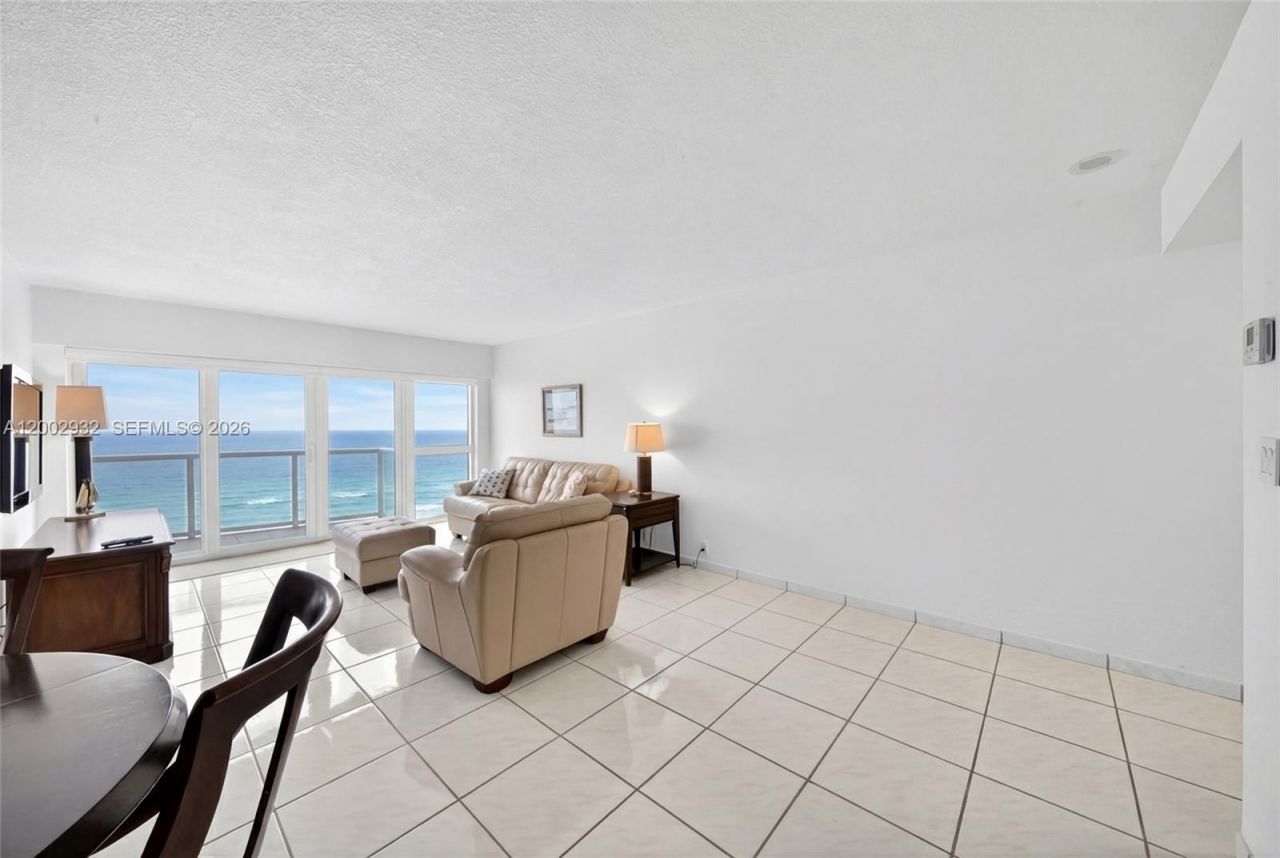 6767 Collins Ave , Unit 1609, Miami Beach, FL 33141 Photo
