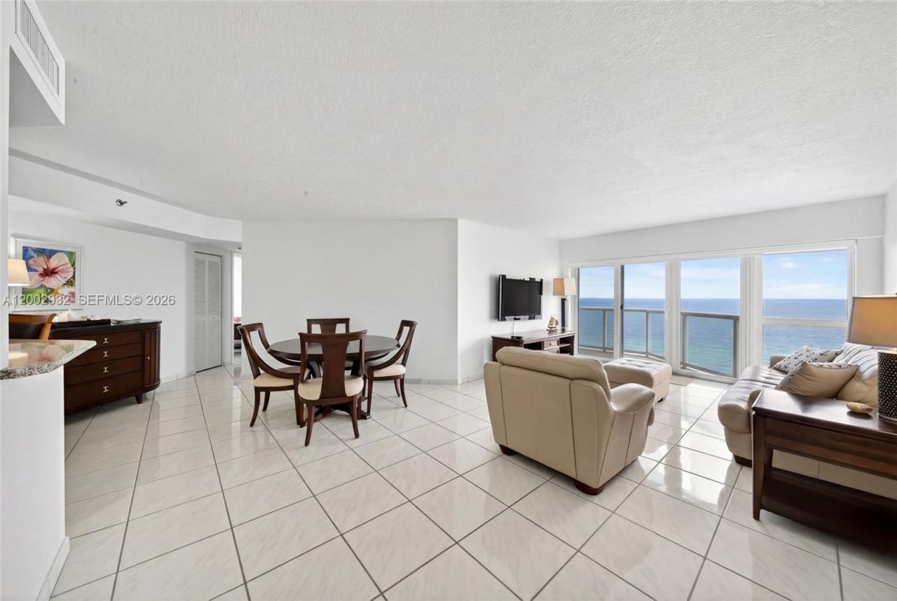 6767 Collins Ave , Unit 1609, Miami Beach, FL 33141 Photo