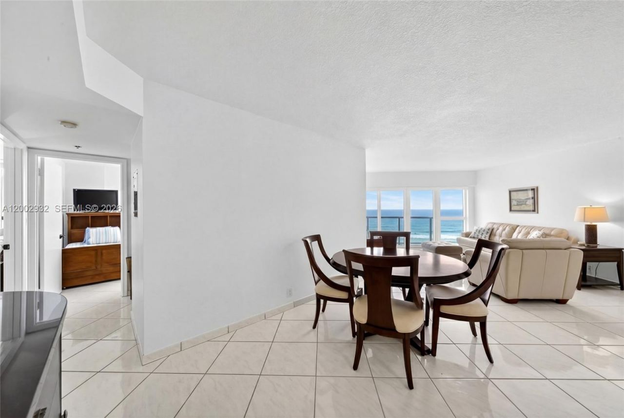 6767 Collins Ave , Unit 1609, Miami Beach, FL 33141 Photo