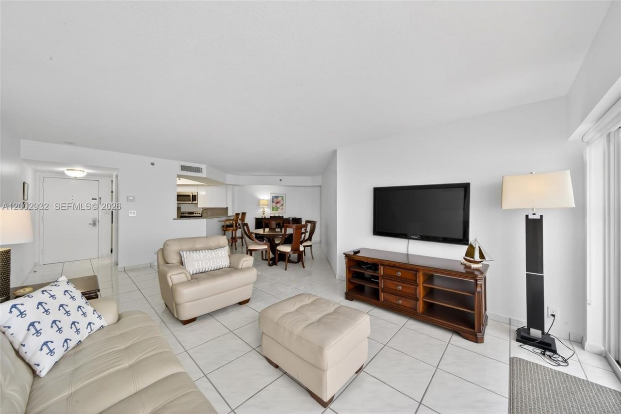 6767 Collins Ave , Unit 1609, Miami Beach, FL 33141 Photo
