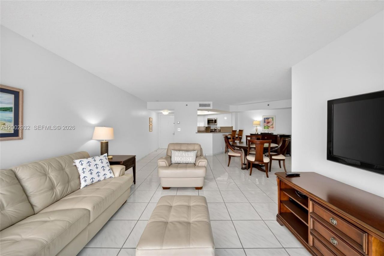 6767 Collins Ave , Unit 1609, Miami Beach, FL 33141 Photo