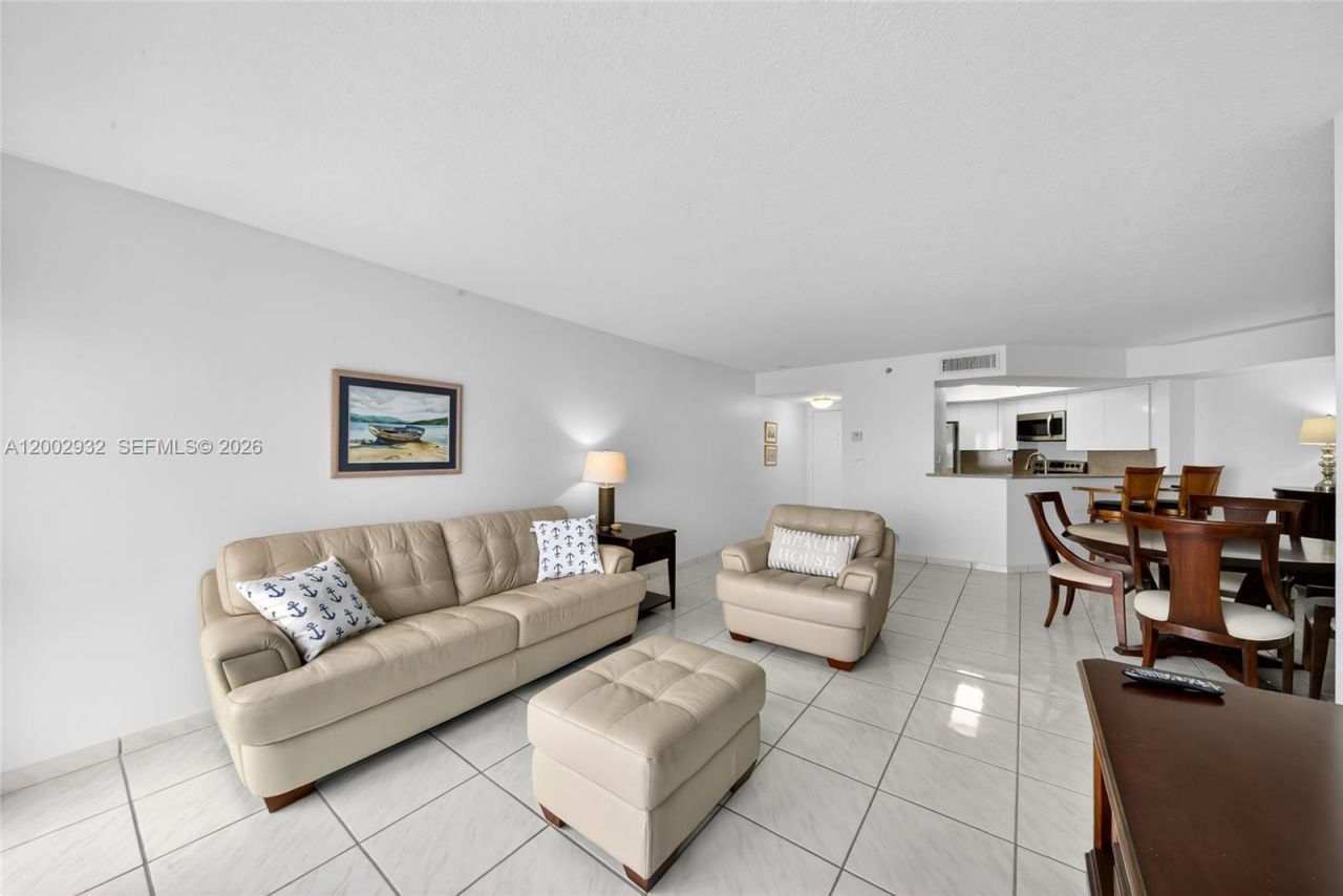 6767 Collins Ave , Unit 1609, Miami Beach, FL 33141 Photo