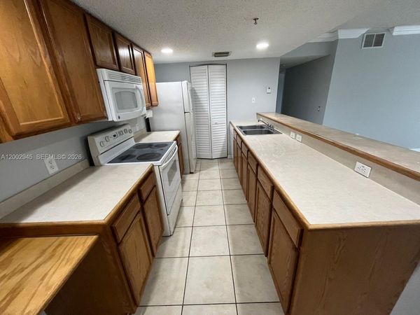 9907 Westwood Dr , Unit 17-2, Tamarac, FL 33321