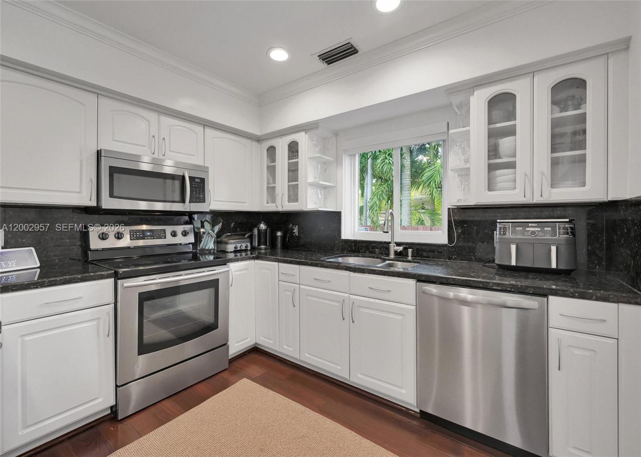 6134 SW 28th St , Miami, FL 33155 Photo