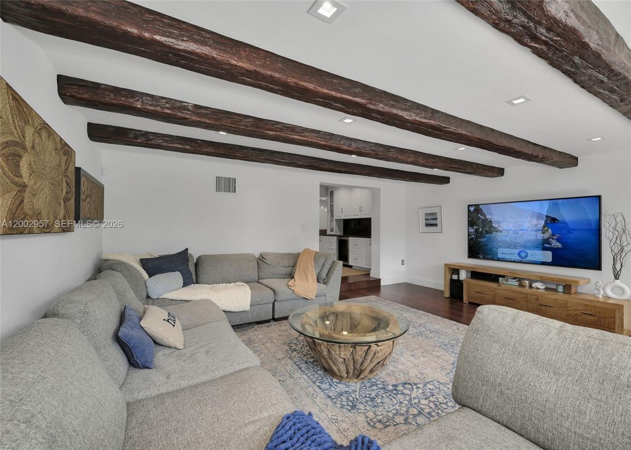 6134 SW 28th St , Miami, FL 33155 Photo