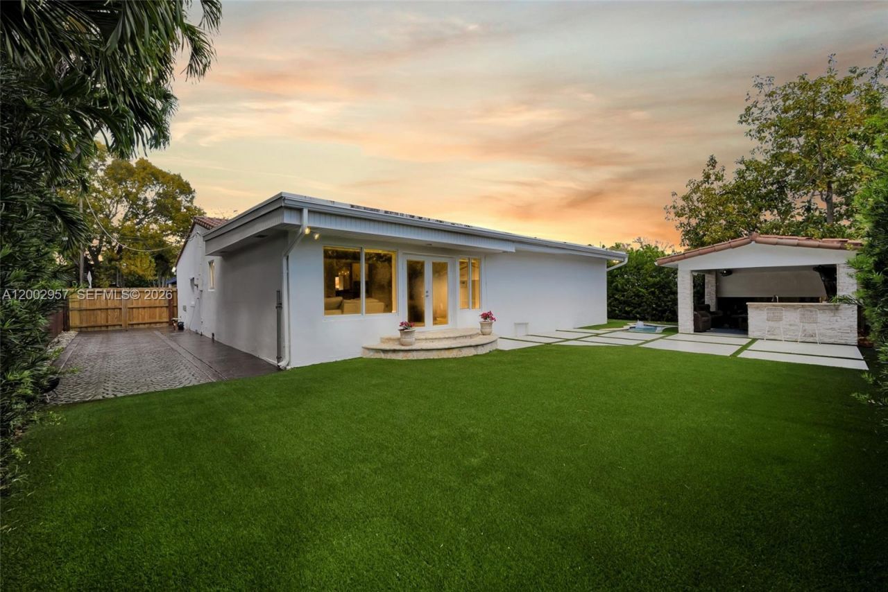 6134 SW 28th St , Miami, FL 33155 Photo