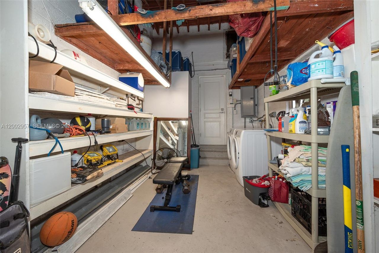 6134 SW 28th St , Miami, FL 33155 Photo