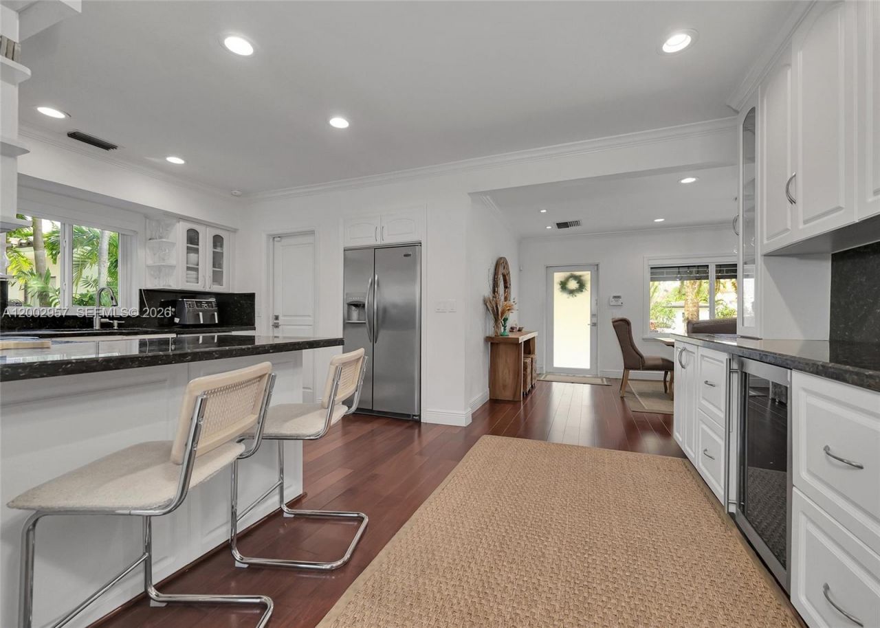 6134 SW 28th St , Miami, FL 33155 Photo