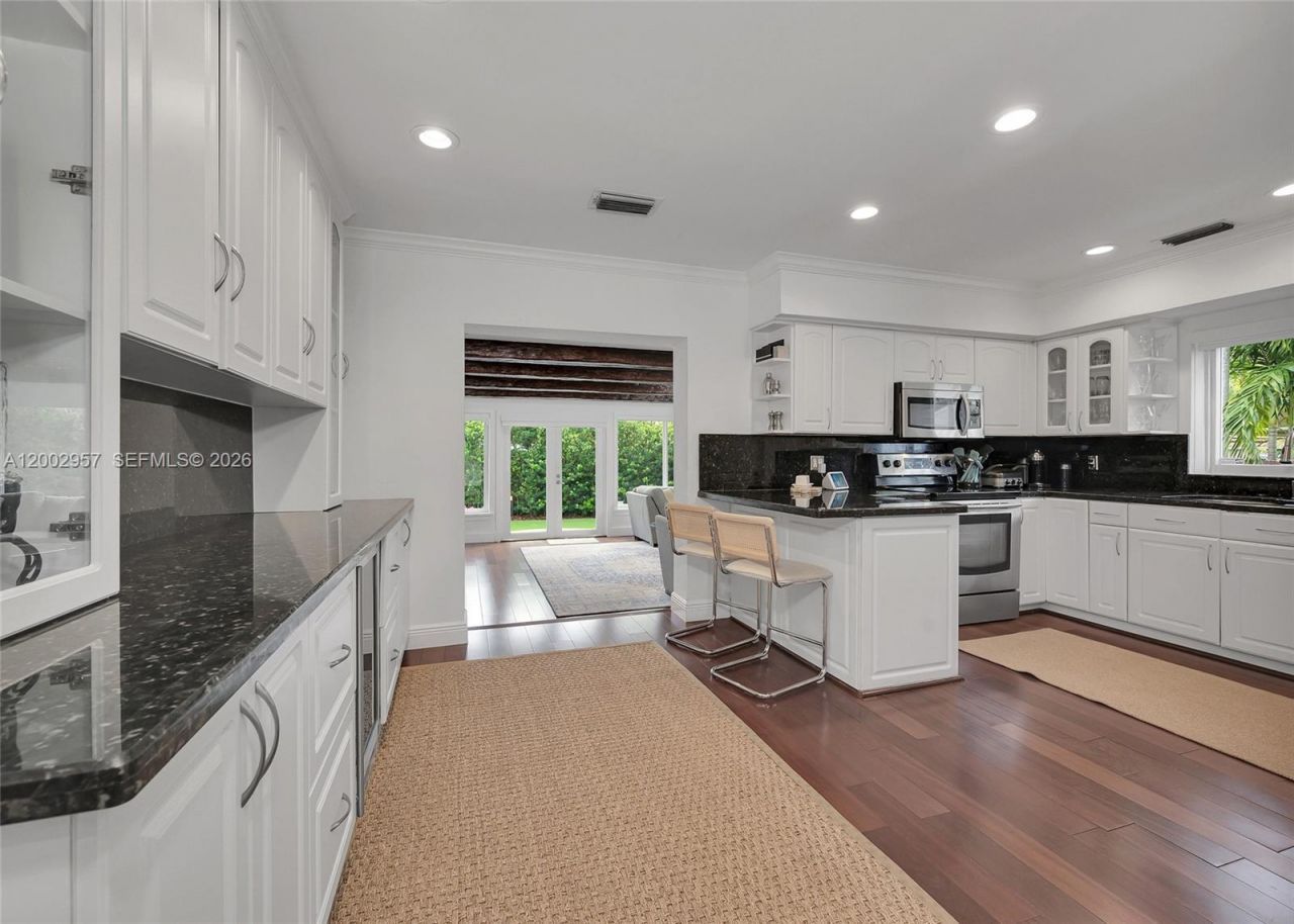 6134 SW 28th St , Miami, FL 33155 Photo