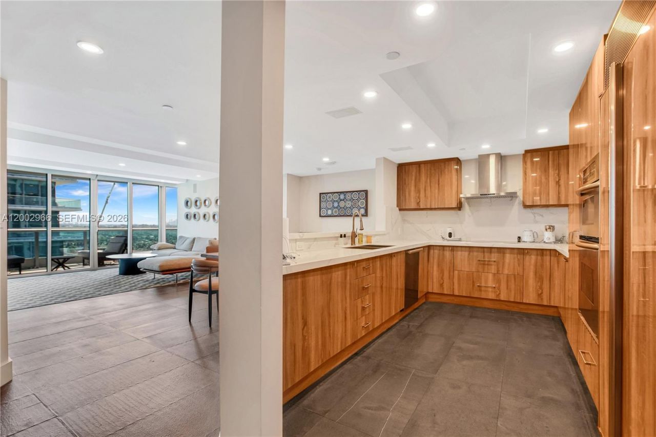 9401 Collins Ave , Unit 1004, Surfside, FL 33154 Photo