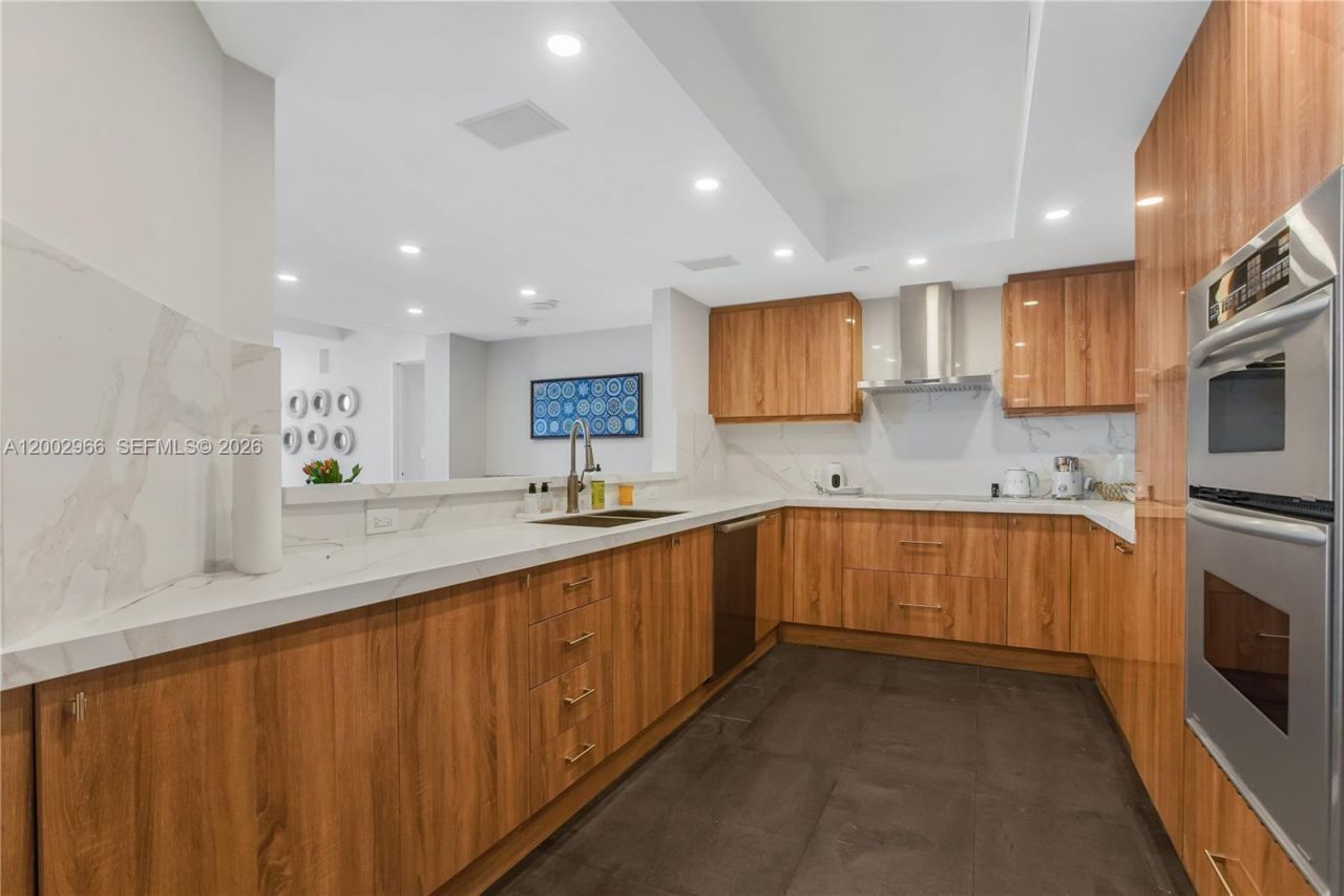 9401 Collins Ave , Unit 1004, Surfside, FL 33154 Photo