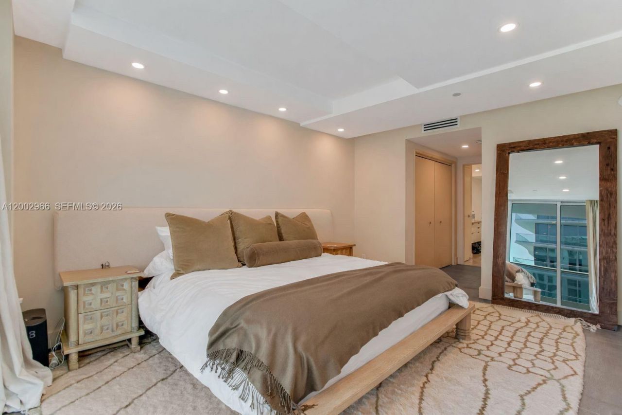 9401 Collins Ave , Unit 1004, Surfside, FL 33154 Photo