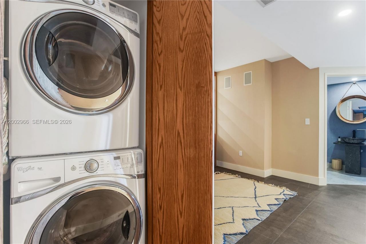 9401 Collins Ave , Unit 1004, Surfside, FL 33154 Photo