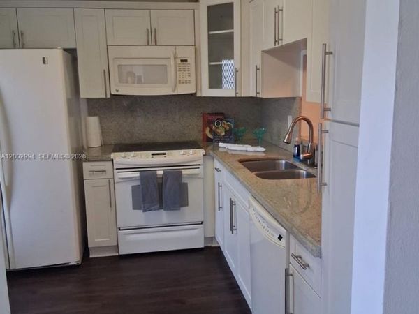 301 NE 14th Ave , Unit 202, Hallandale Beach, FL 33009