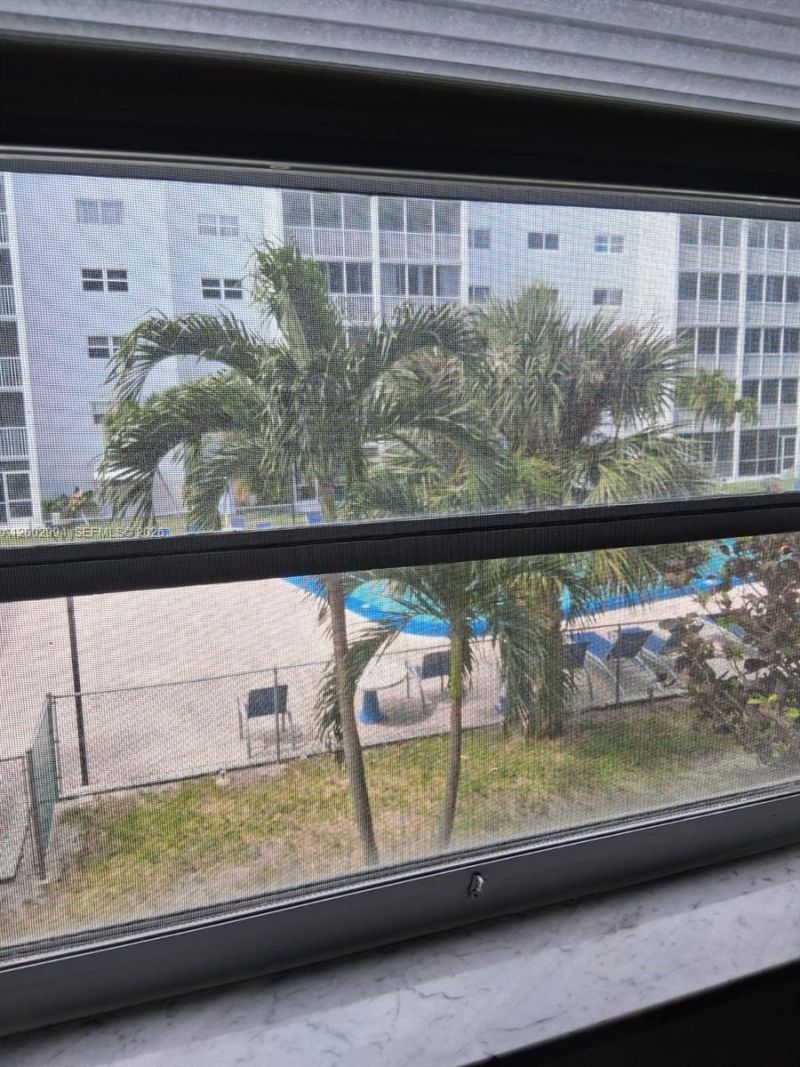 301 NE 14th Ave, Unit 202, Hallandale Beach, FL 33009 Photo