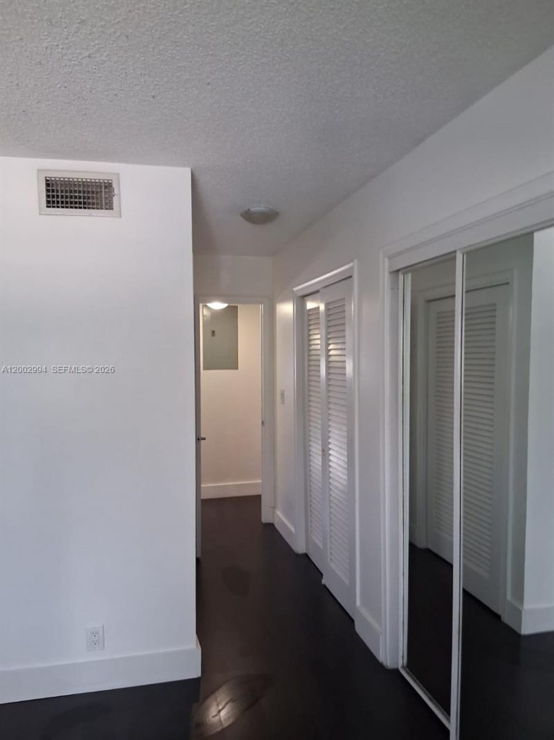 301 NE 14th Ave, Unit 202, Hallandale Beach, FL 33009 Photo