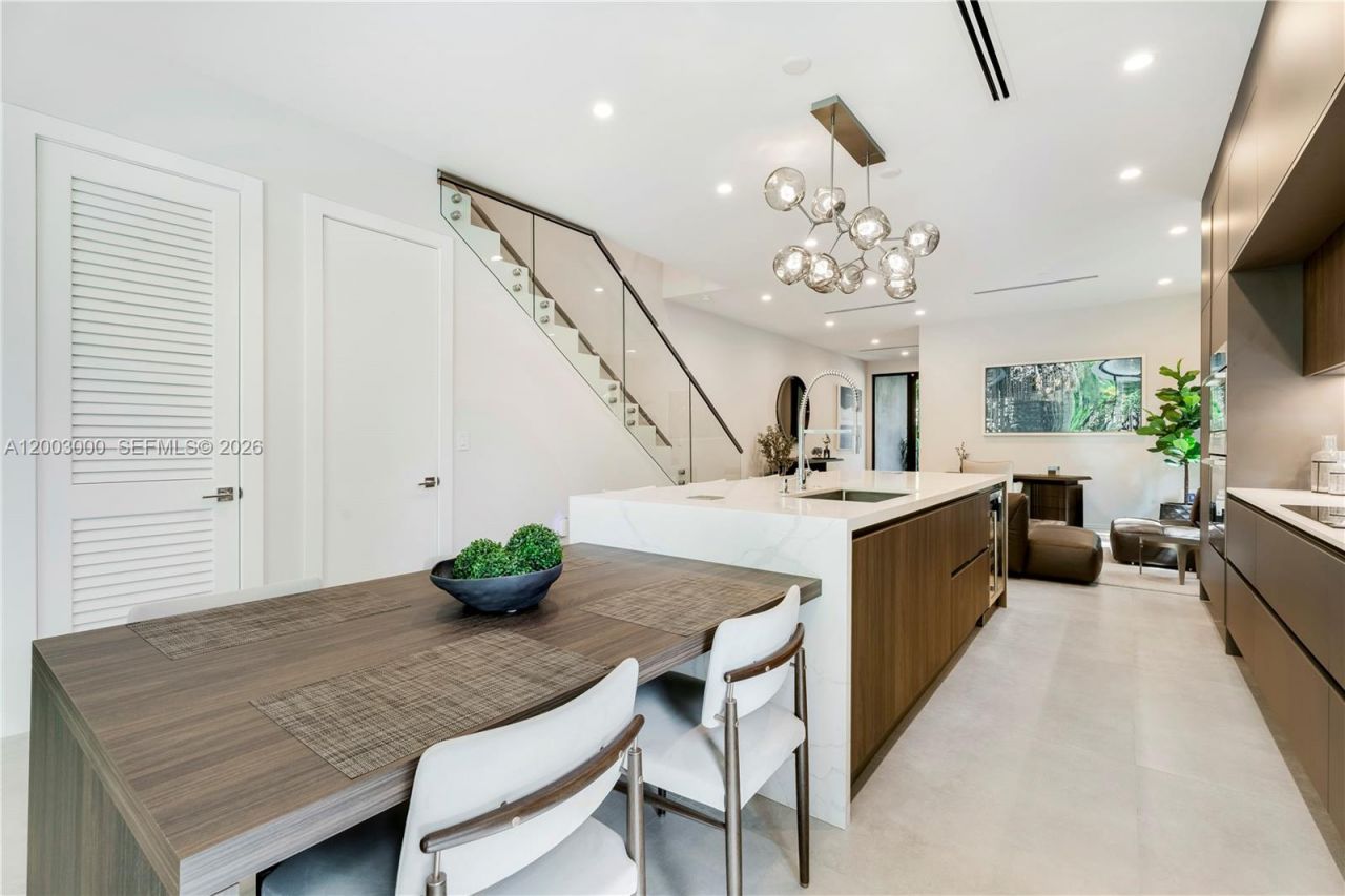 2916 Jackson Ave , Unit 2916, Coconut Grove, FL 33133 Photo