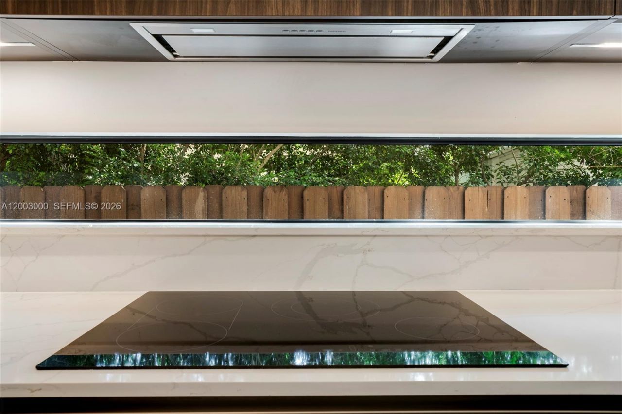 2916 Jackson Ave , Unit 2916, Coconut Grove, FL 33133 Photo