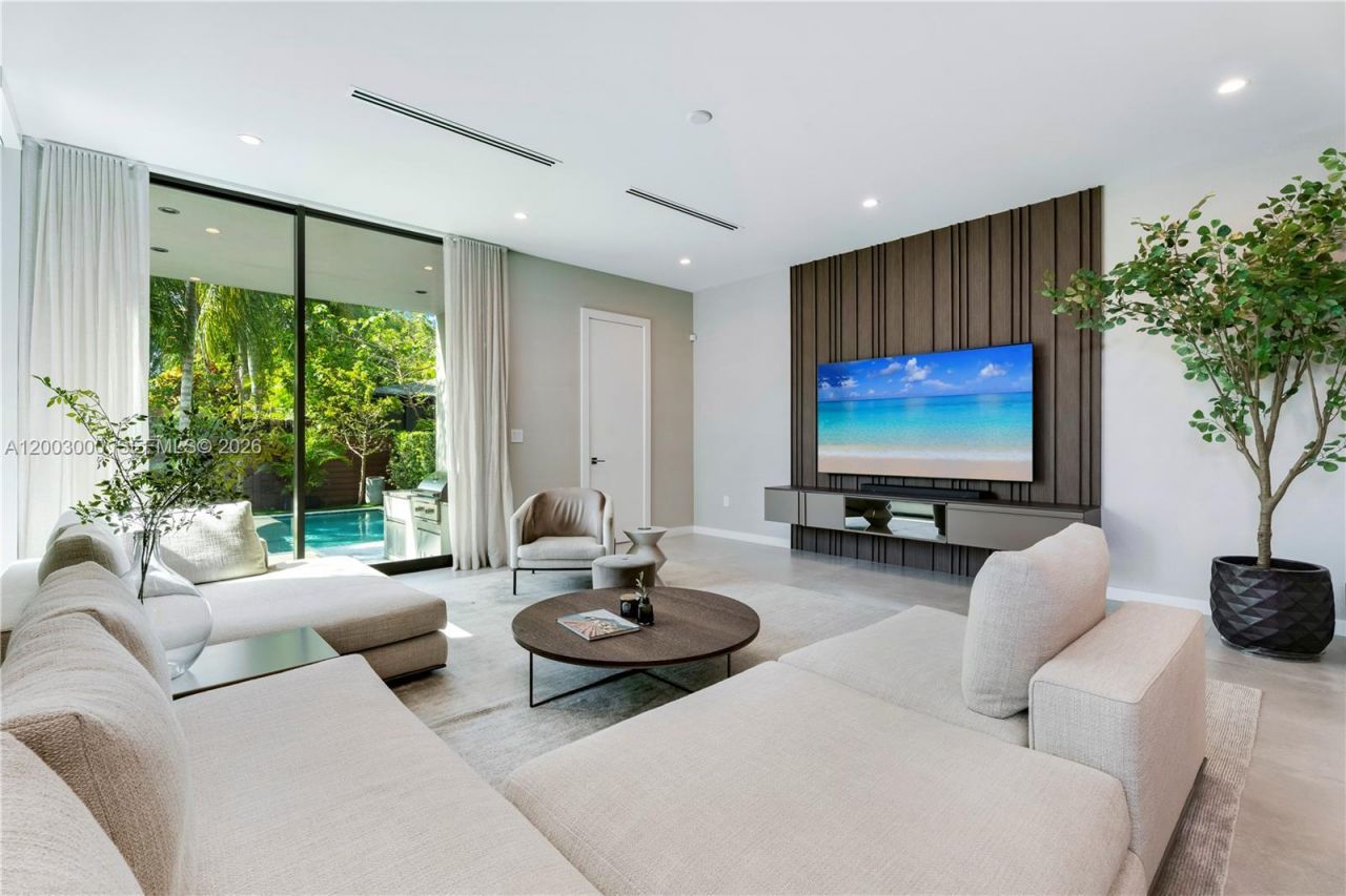 2916 Jackson Ave , Unit 2916, Coconut Grove, FL 33133 Photo