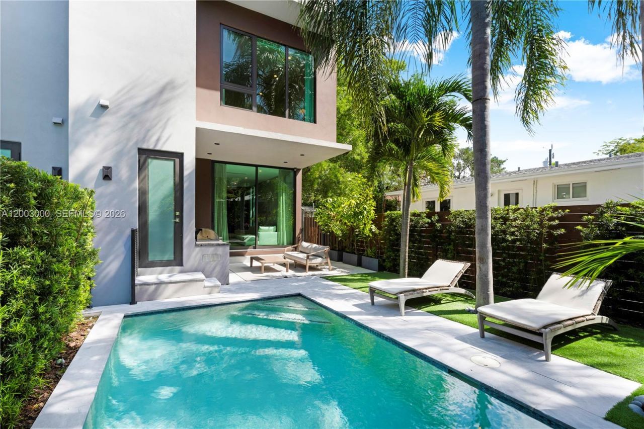 2916 Jackson Ave , Unit 2916, Coconut Grove, FL 33133 Photo