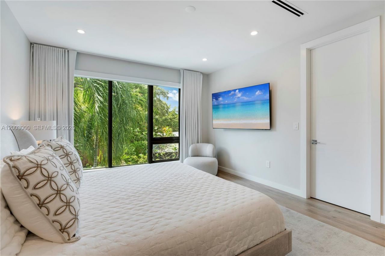 2916 Jackson Ave , Unit 2916, Coconut Grove, FL 33133 Photo