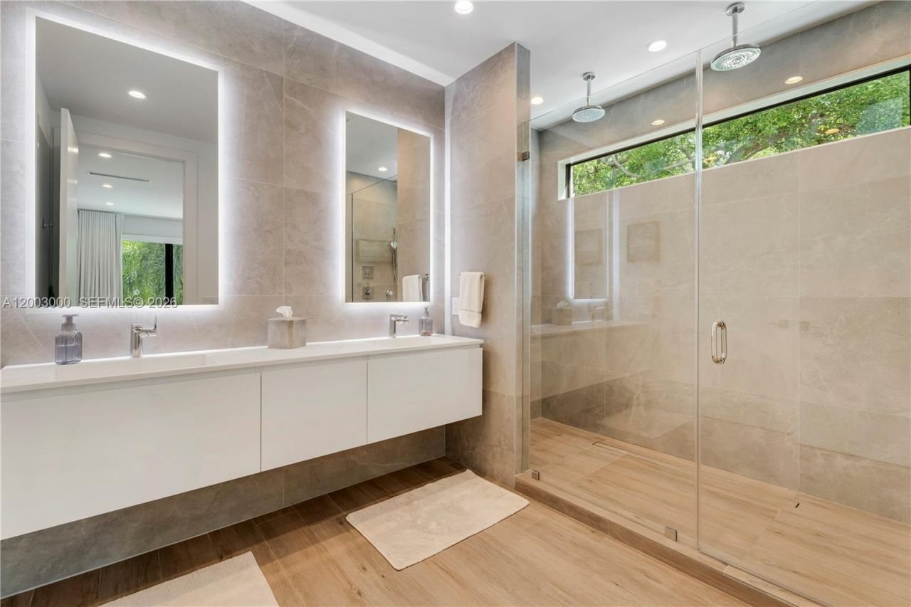 2916 Jackson Ave , Unit 2916, Coconut Grove, FL 33133 Photo