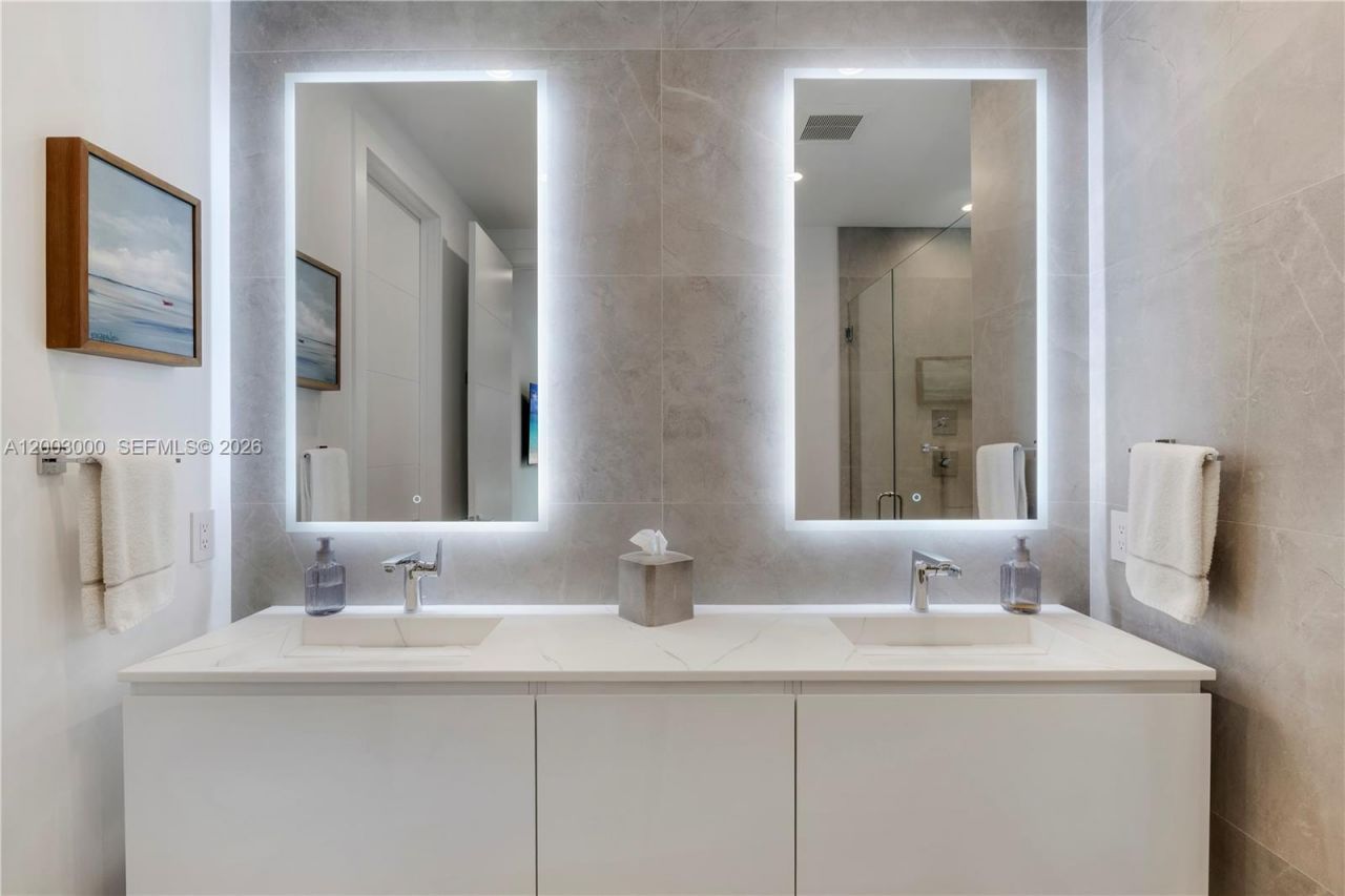 2916 Jackson Ave , Unit 2916, Coconut Grove, FL 33133 Photo