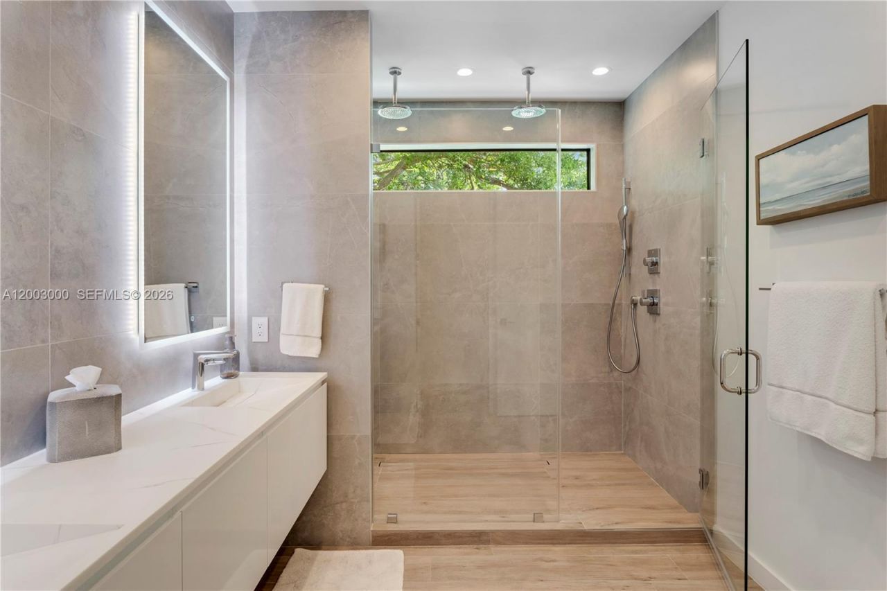 2916 Jackson Ave , Unit 2916, Coconut Grove, FL 33133 Photo