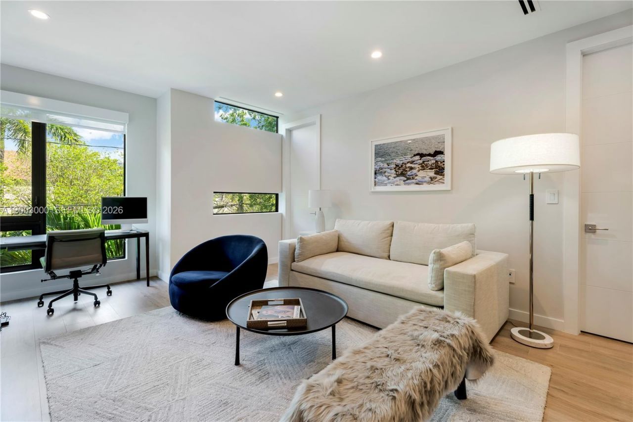 2916 Jackson Ave , Unit 2916, Coconut Grove, FL 33133 Photo